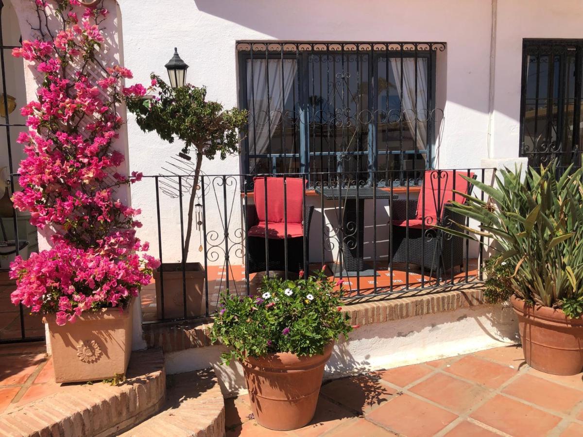 Charming 2 Bed Apartment Next To Cabopino Beach, Spain Marbella Zewnętrze zdjęcie